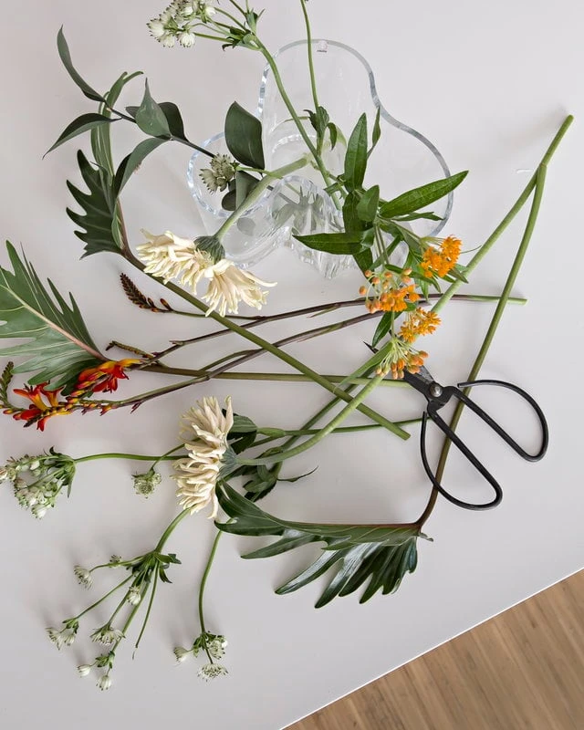 Iittala Aalto Vase 160 Mm, Clear 8 Iittala Aalto Vase 160 Mm, Clear - Image 6