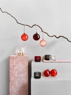 Iittala Kastehelmi Tealight Candleholder 64 Mm, Clear 12 Iittala Kastehelmi Tealight Candleholder 64 Mm, Clear -Iittala Iittala 2018 Kaasa Kastehelmi Red glass ball