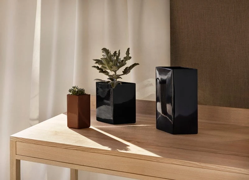 Iittala Ruutu Ceramic Vase, 330 Mm, Black 4 Iittala Ruutu Ceramic Vase, 330 Mm, Black - Image 2